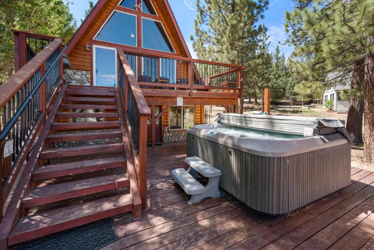 LAKEFRONT BEAR COVE - On the Lake - Housity