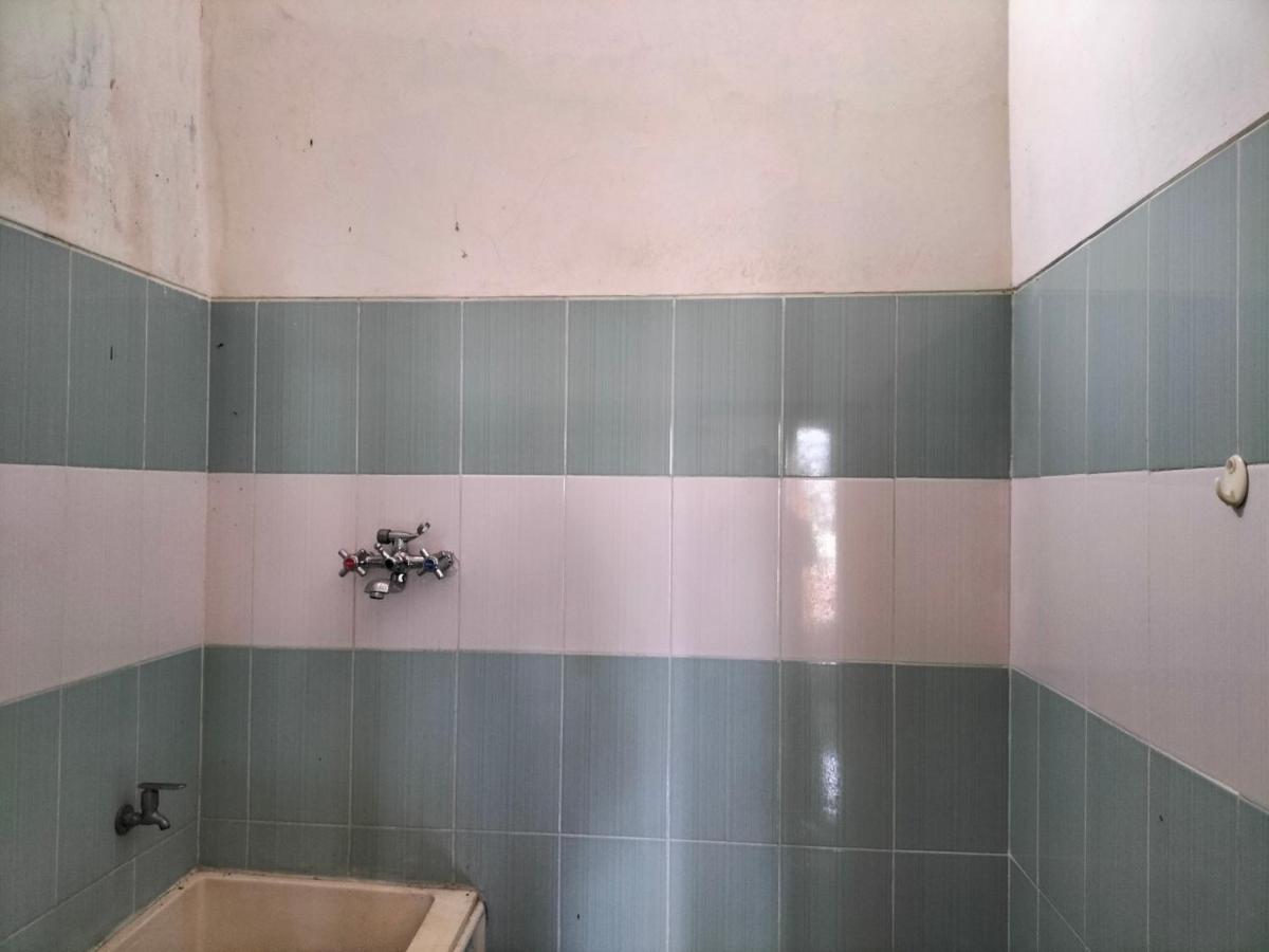 RJ Guest House - Housity