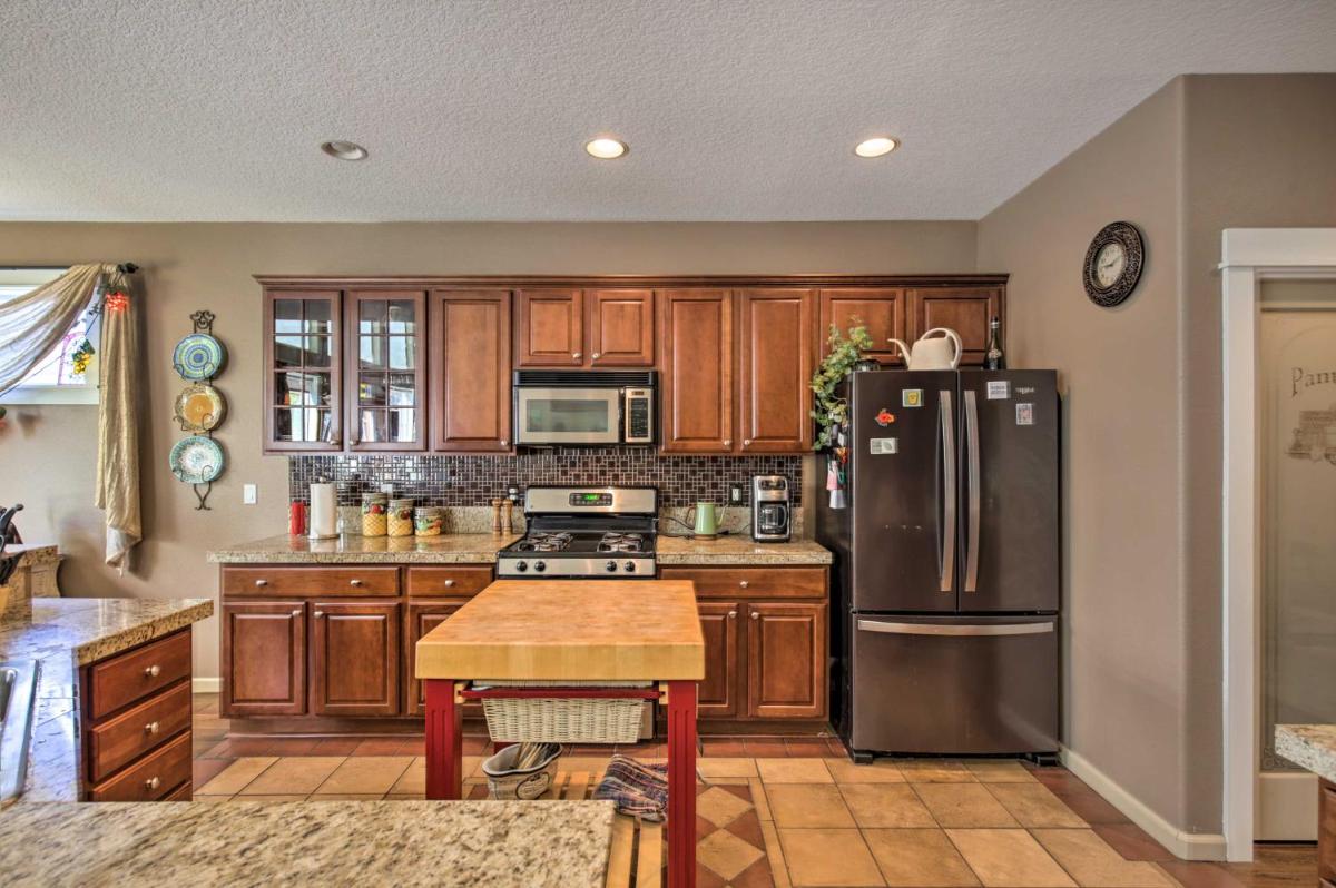 NEW! ‘Diva’s Delight:’ Luxurious Wine Country Home - Housity
