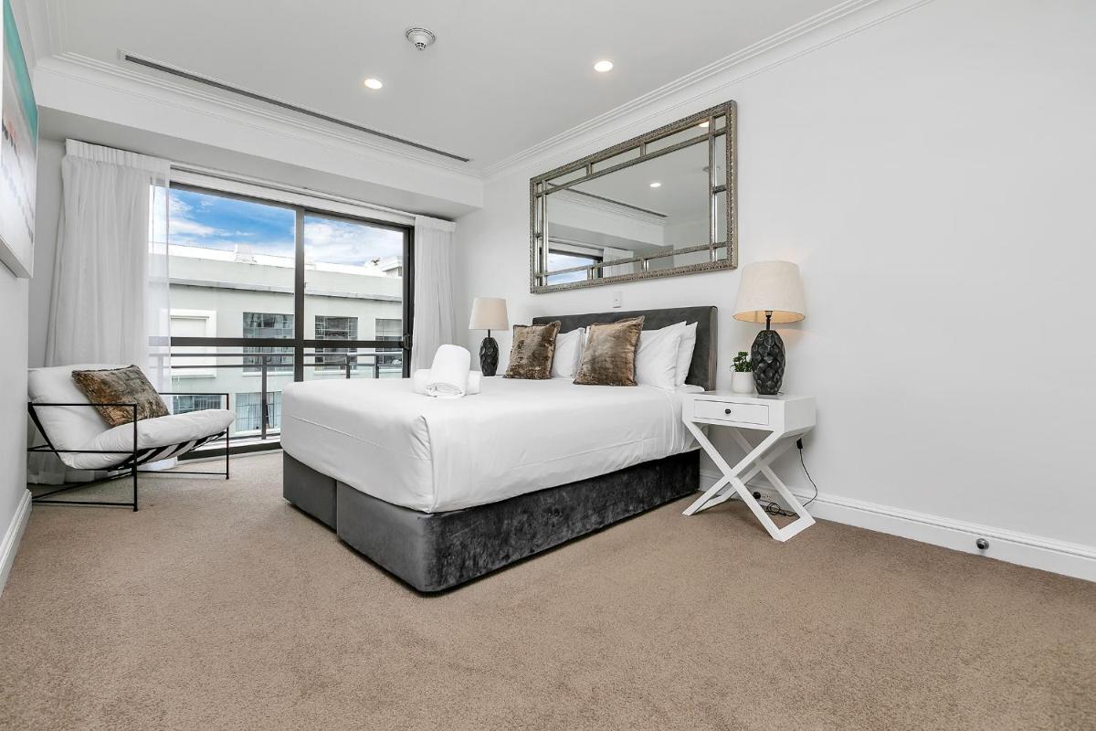 Corporates Delight + Roof Top Pool! - Housity