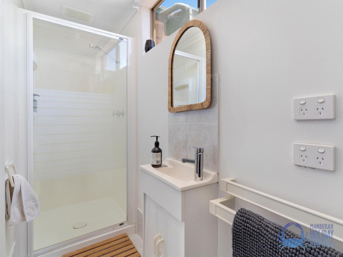 Suitetrails - Bay View Apartment at Silver Sands
