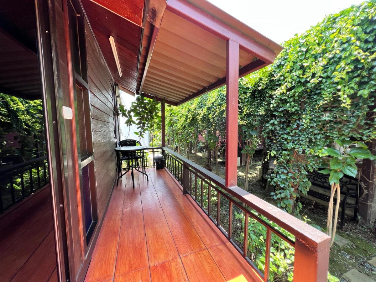 Suitetrails - มิสเตอร์ที โฮมสเตย์ เรือนช้องนาง