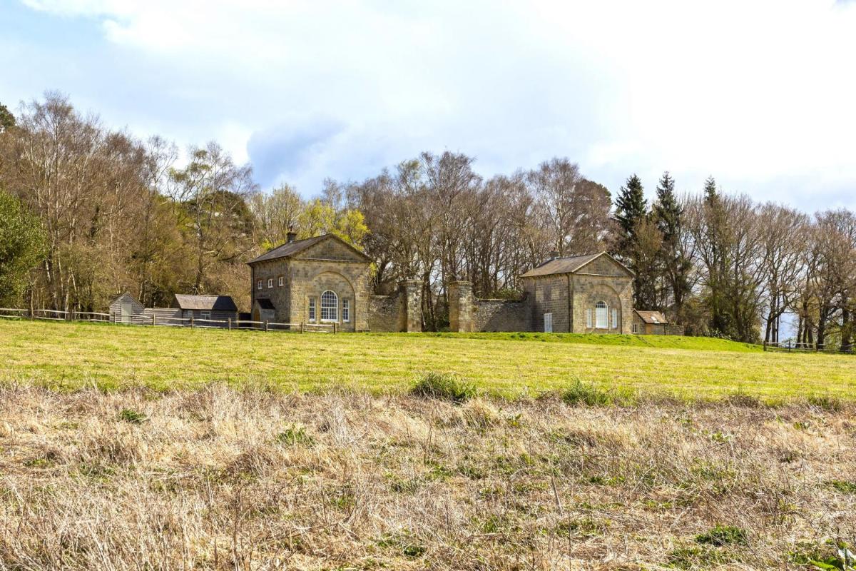 Leconfield Lodge - Housity