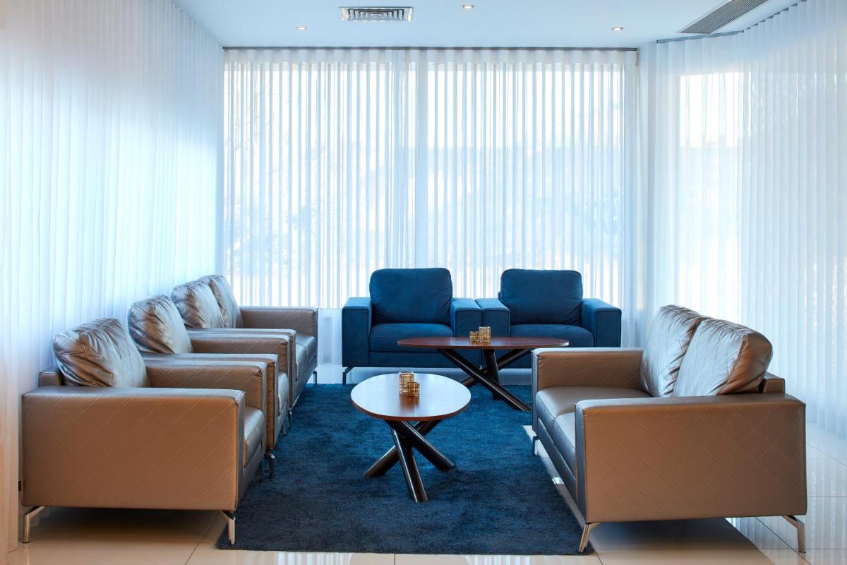 Uma área de estar em Santa Eulalia Hotel & Spa