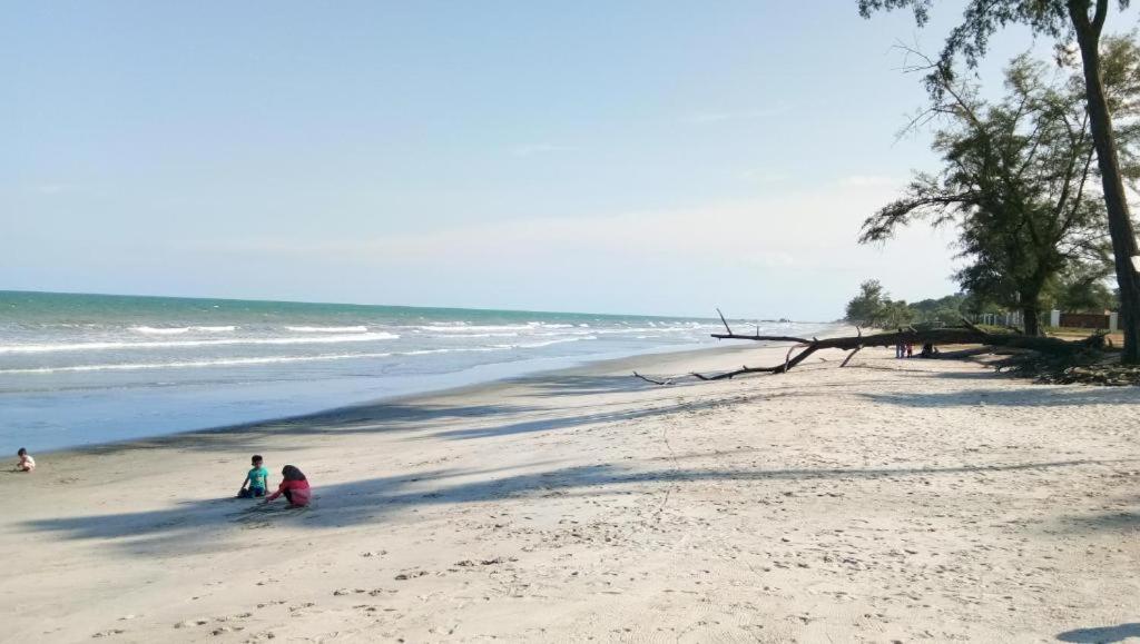 Kuantan GroundCrew Beachfront Homestay (D-7-3) - Housity