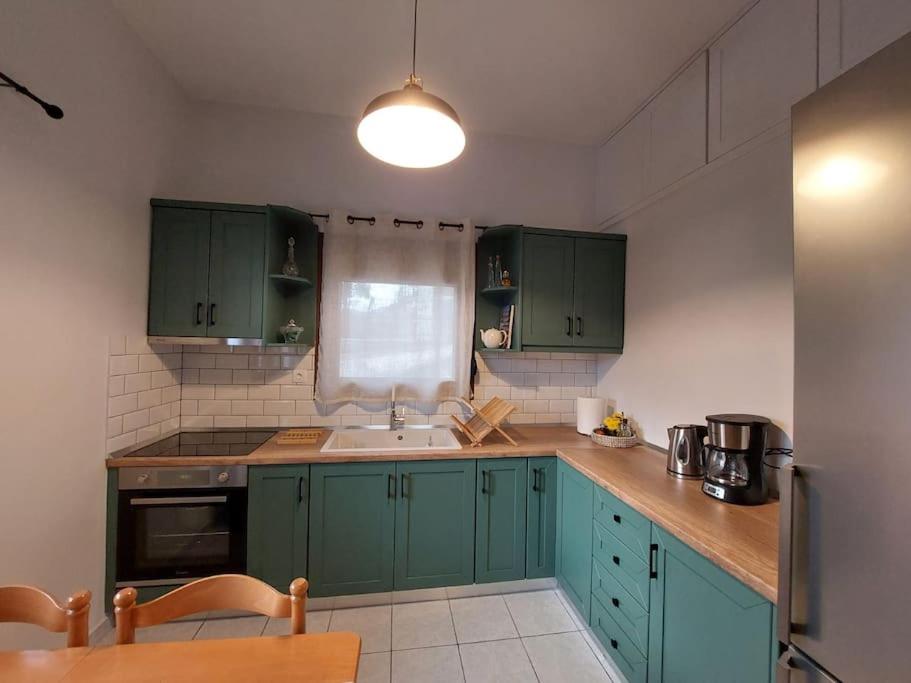 Three Peaks - Housity