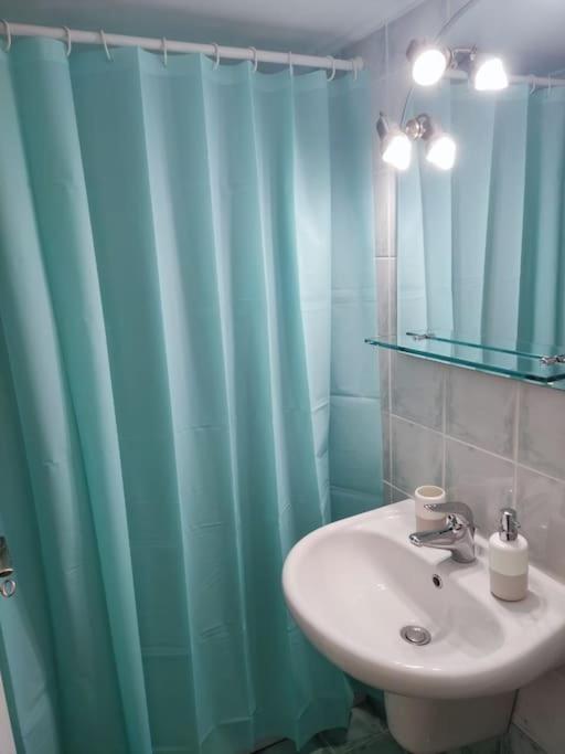 Suitetrails - Stylish and Cozy 4th floor studio