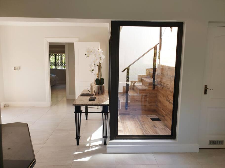 La Tramonto Beach House - Housity