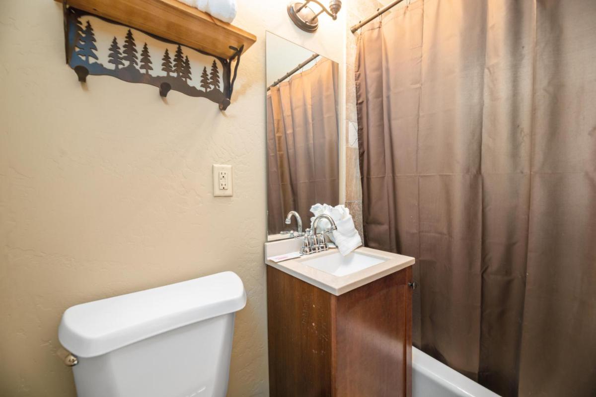 LAKEVIEW TROUT N ABOUT - Close to Lake and Slopes - Housity