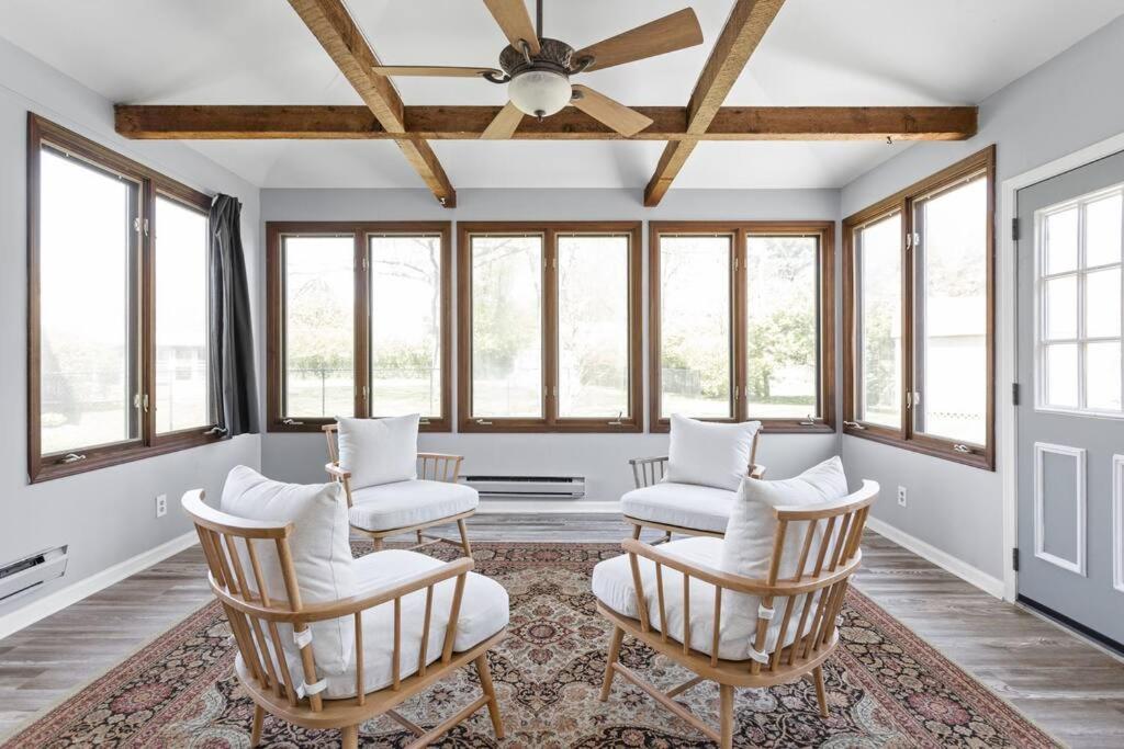 The City Escape Suburban Retreat in Fishers - Housity