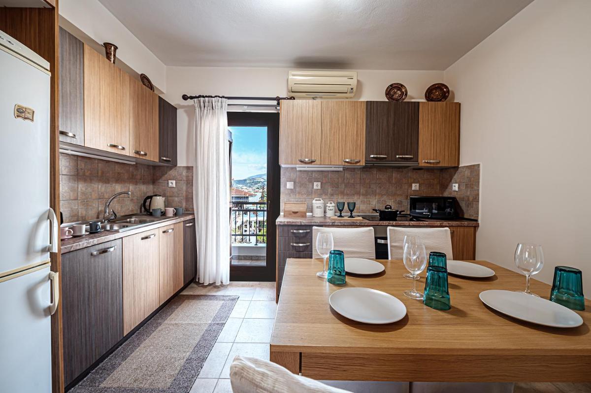 Mythodea House - Housity