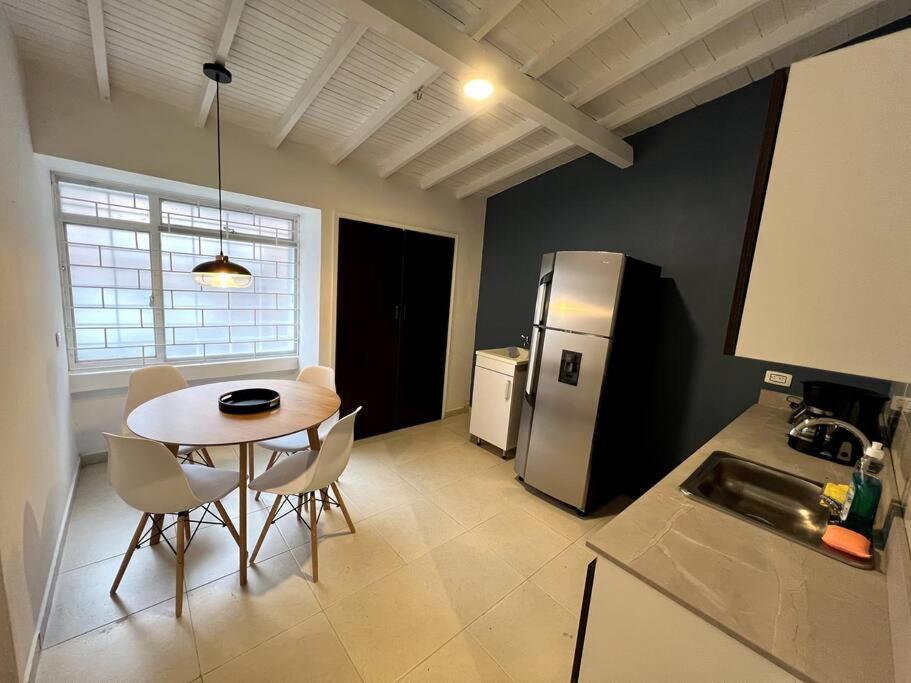 Spacious and perfectly located apartment in Provenza – El Poblado - Housity
