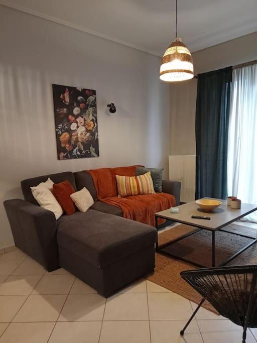 Central Artistic 2-Bedroom Apartment 79sqm - Housity