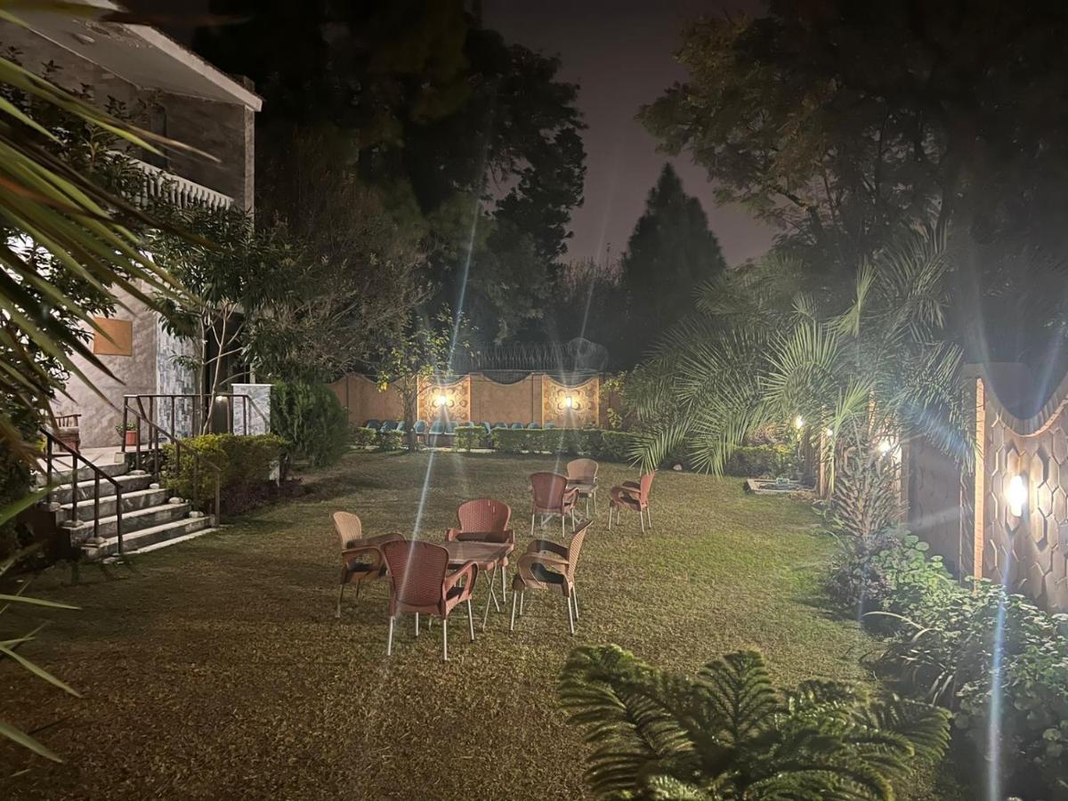 Cosmos Guest House - Housity