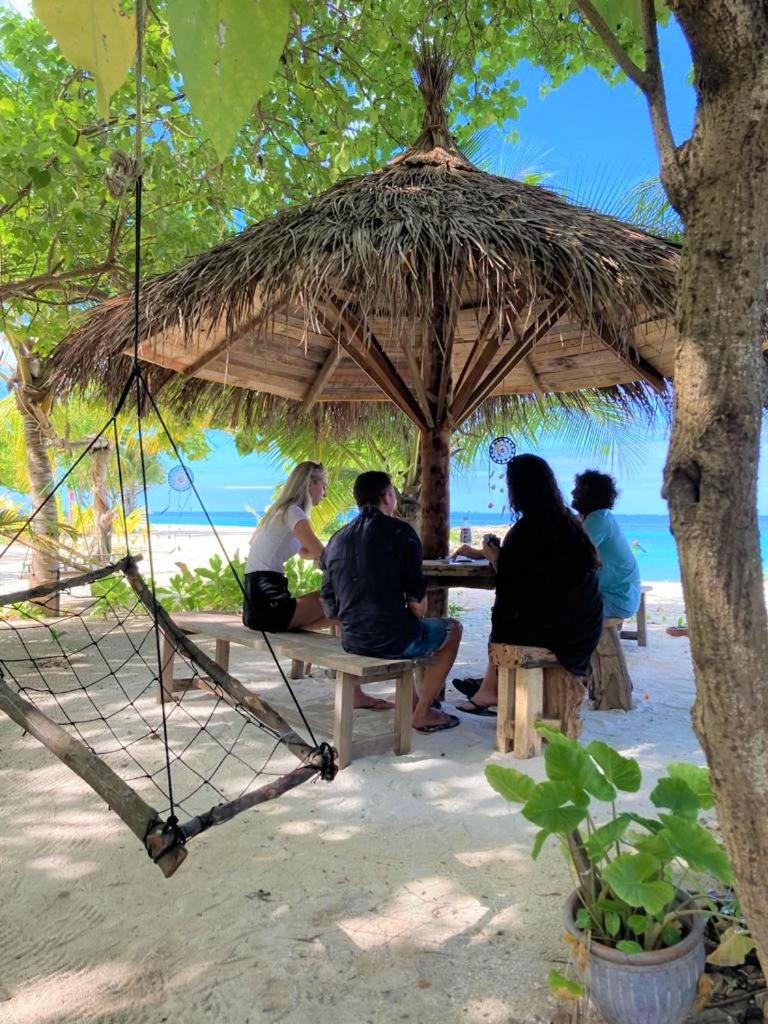 Island Host - Housity