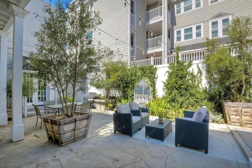 Ocean View From Private Patio, Across Street From Beach - Housity