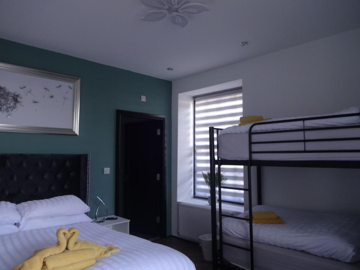 Bowness Bed & Breakfast Family Room, Bowness-on-Solway - Housity