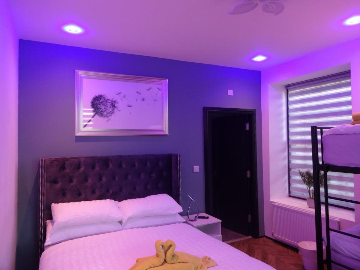 Bowness Bed & Breakfast Family Room, Bowness-on-Solway - Housity