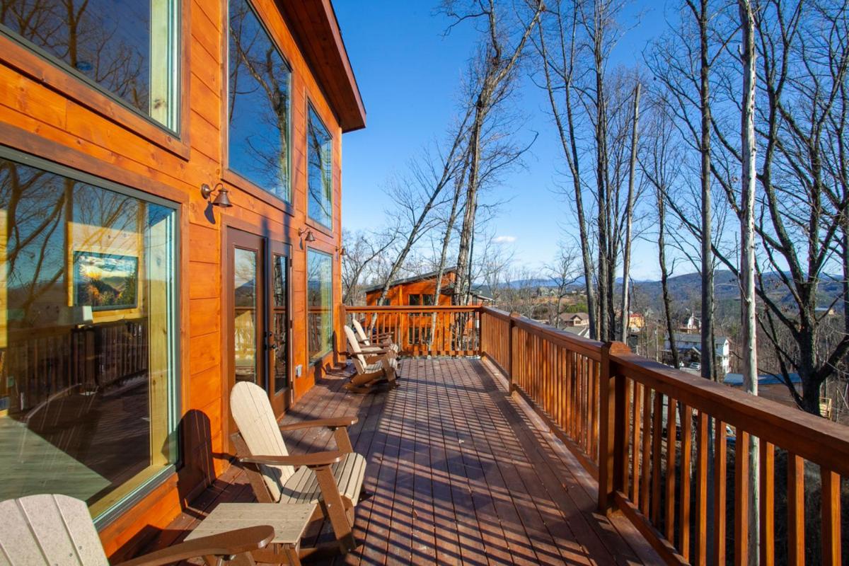 Brand New Build Cozy Cottage with Mountain View - Housity