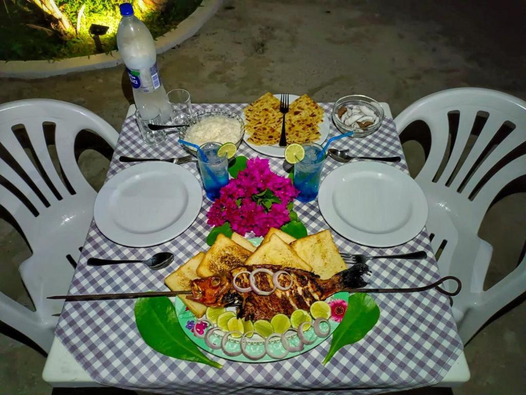 Island Host - Housity