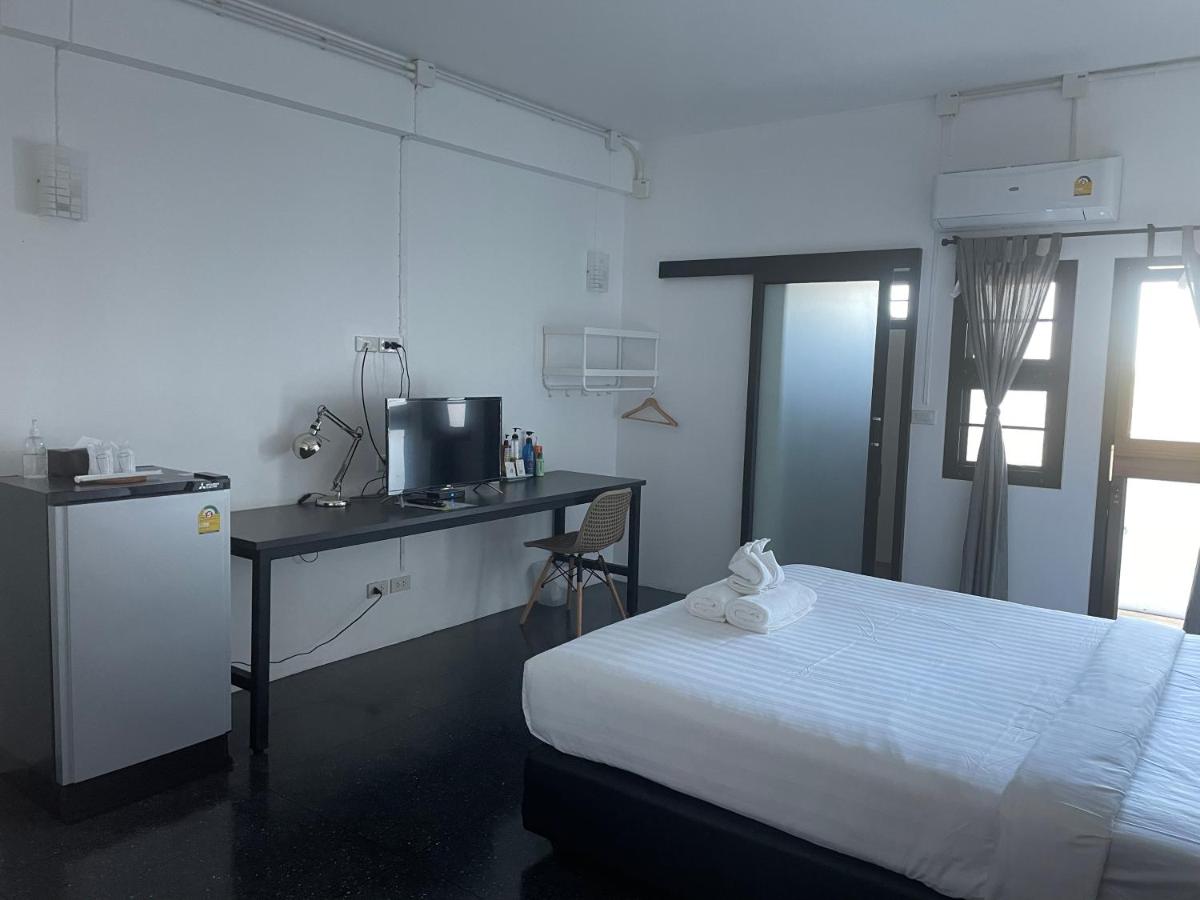 INN MY PLACE - Housity