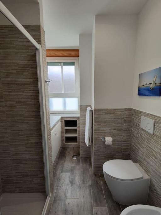 Suitetrails - [WHITE & WOOD house in Rome]