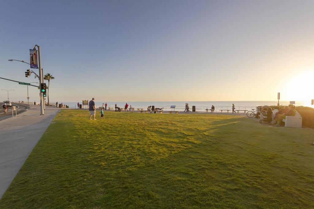 Ocean View From Private Patio, Steps To Beach, Parking - Housity