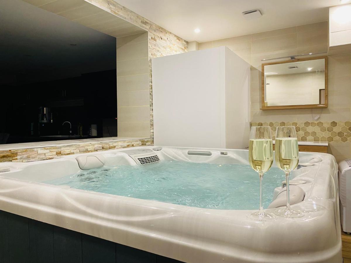 Suitetrails - Un moment hors du temps - Jacuzzi - Sauna - Billard - Parking - 167