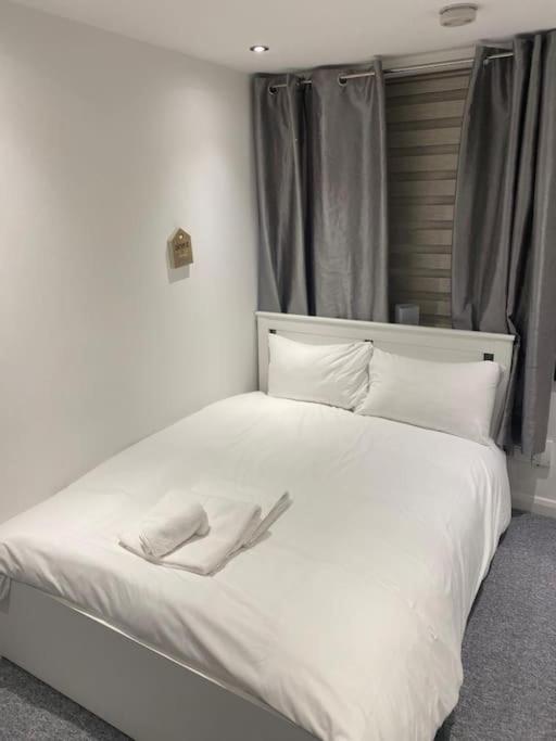 Nice Studio Apartment LTN - Hizvo