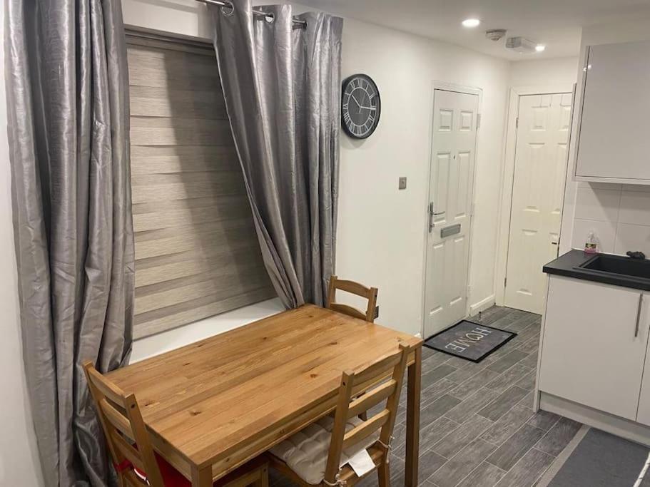 Nice Studio Apartment LTN - Hizvo