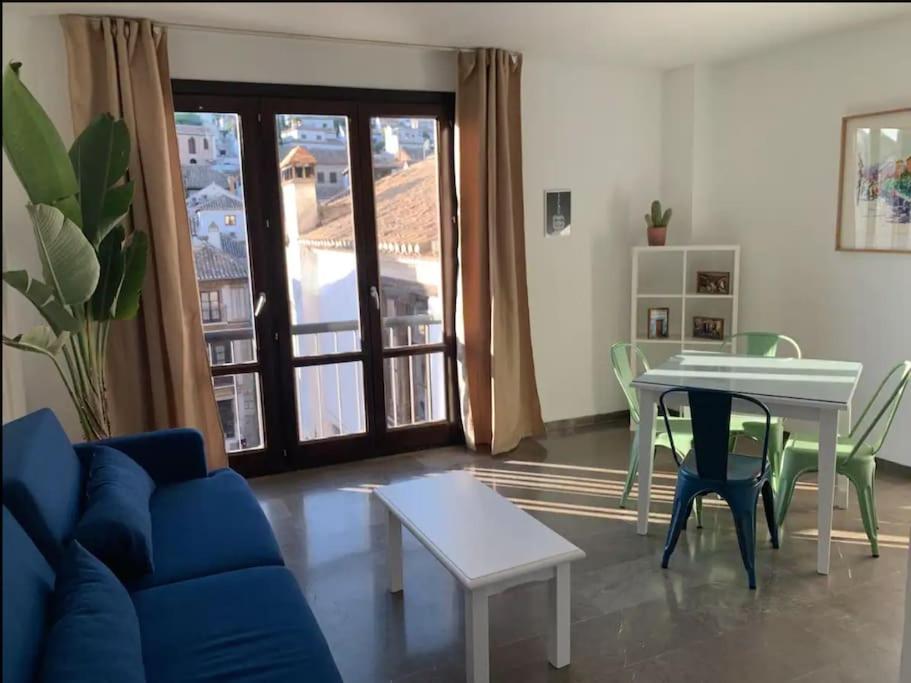 Cosy Apartment & Amazing Views! Close to Alhambra! - Housity