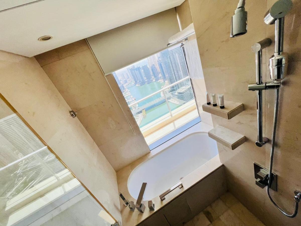 Suitetrails - New Age Vacation Homes - 2BR in The Address Dubai Marina Mall Hotel