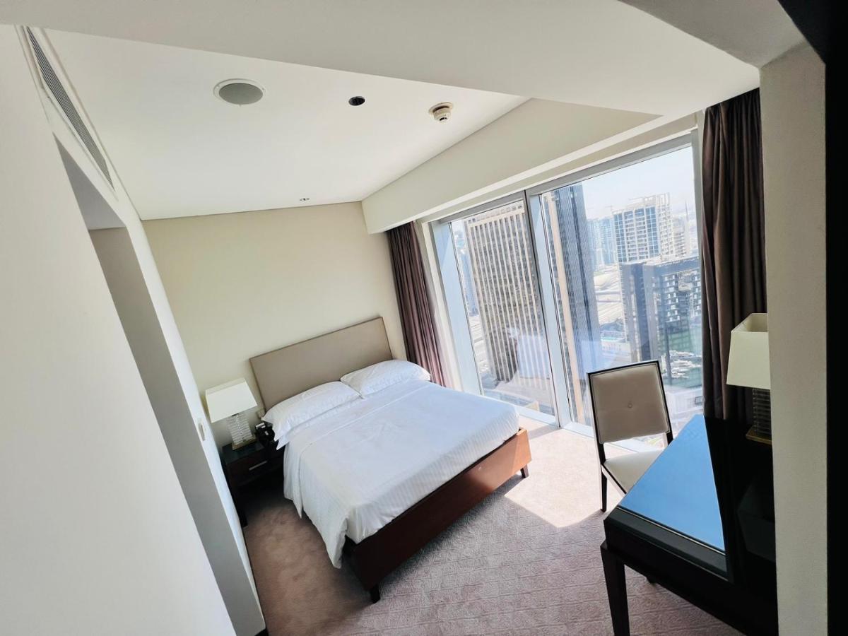 Suitetrails - New Age Vacation Homes - 2BR in The Address Dubai Marina Mall Hotel