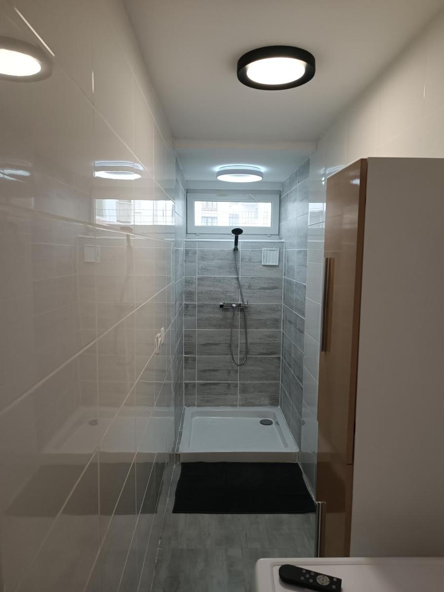 Un bon momentde dente - Housity