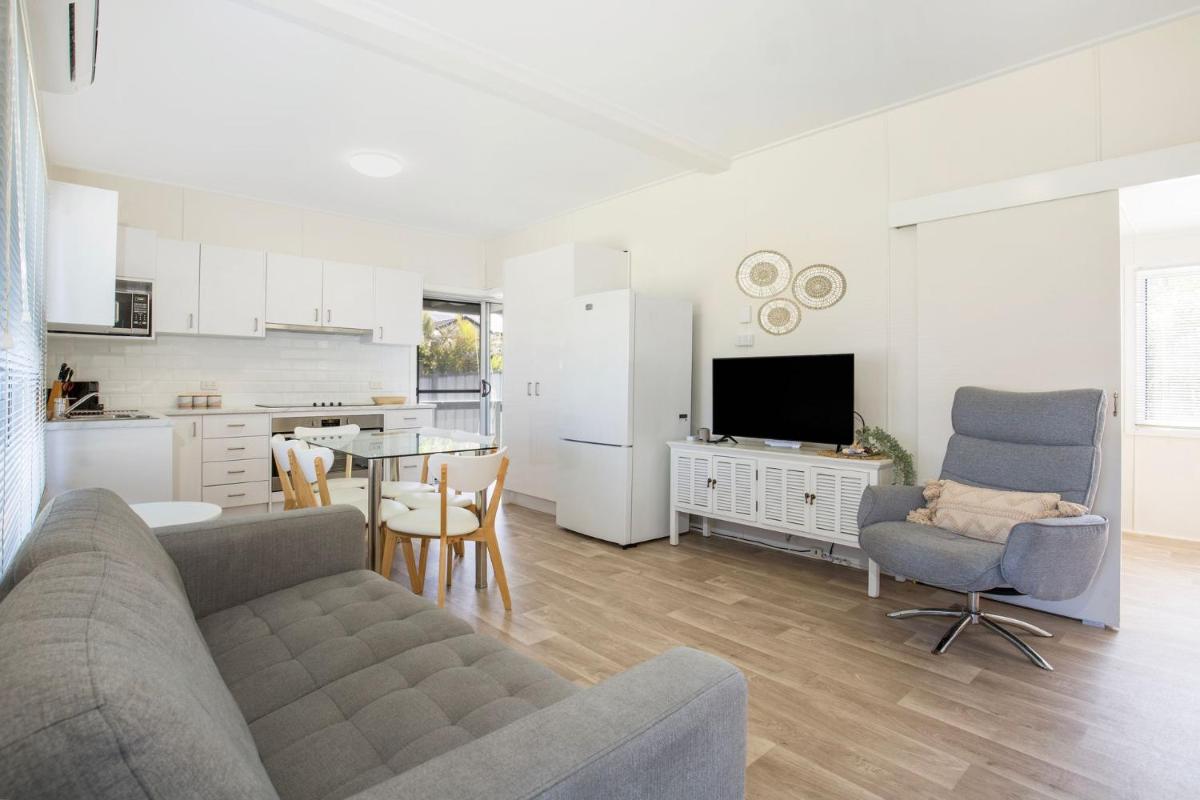 Idle Hours Pet Friendly 5 Mins Walk to Beach - Housity