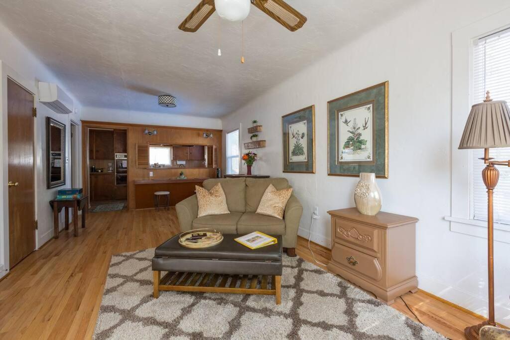 Wine Country Bungalow - Housity