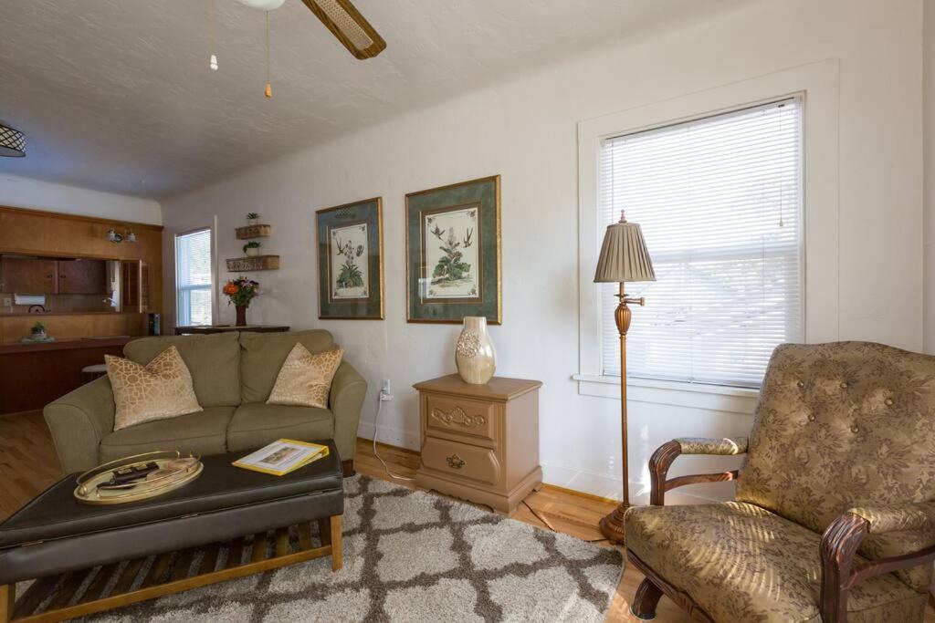 Wine Country Bungalow - Housity