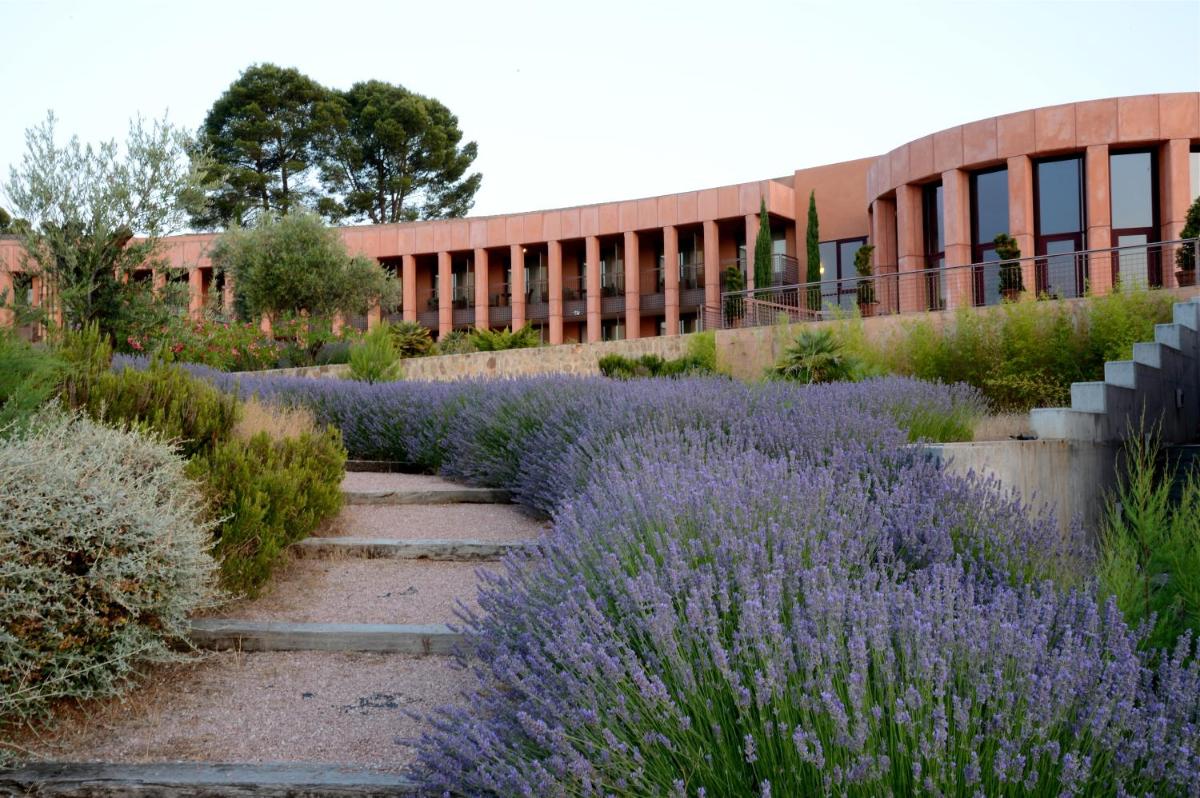 Jardín al aire libre en Hotel Cigarral el Bosque