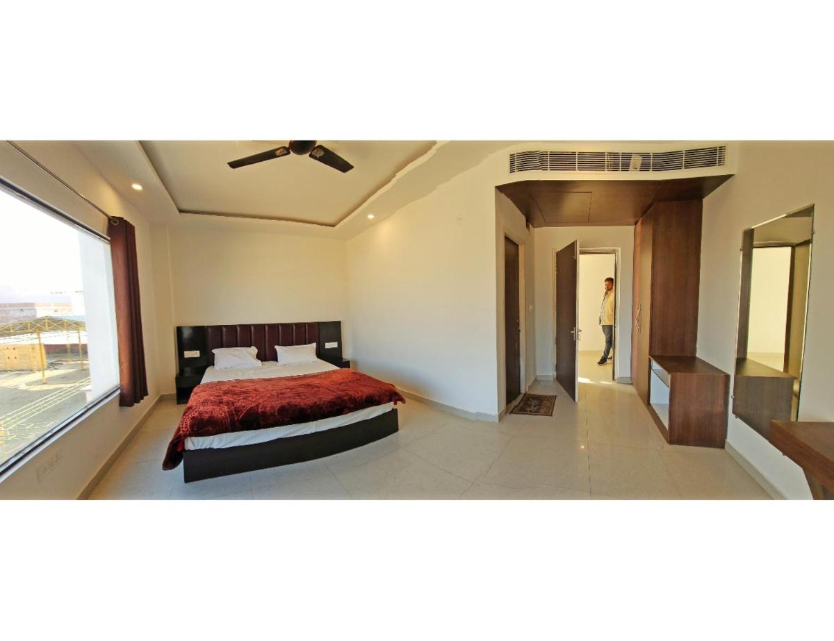 Hotel Neelkanth, Faizabad - Housity