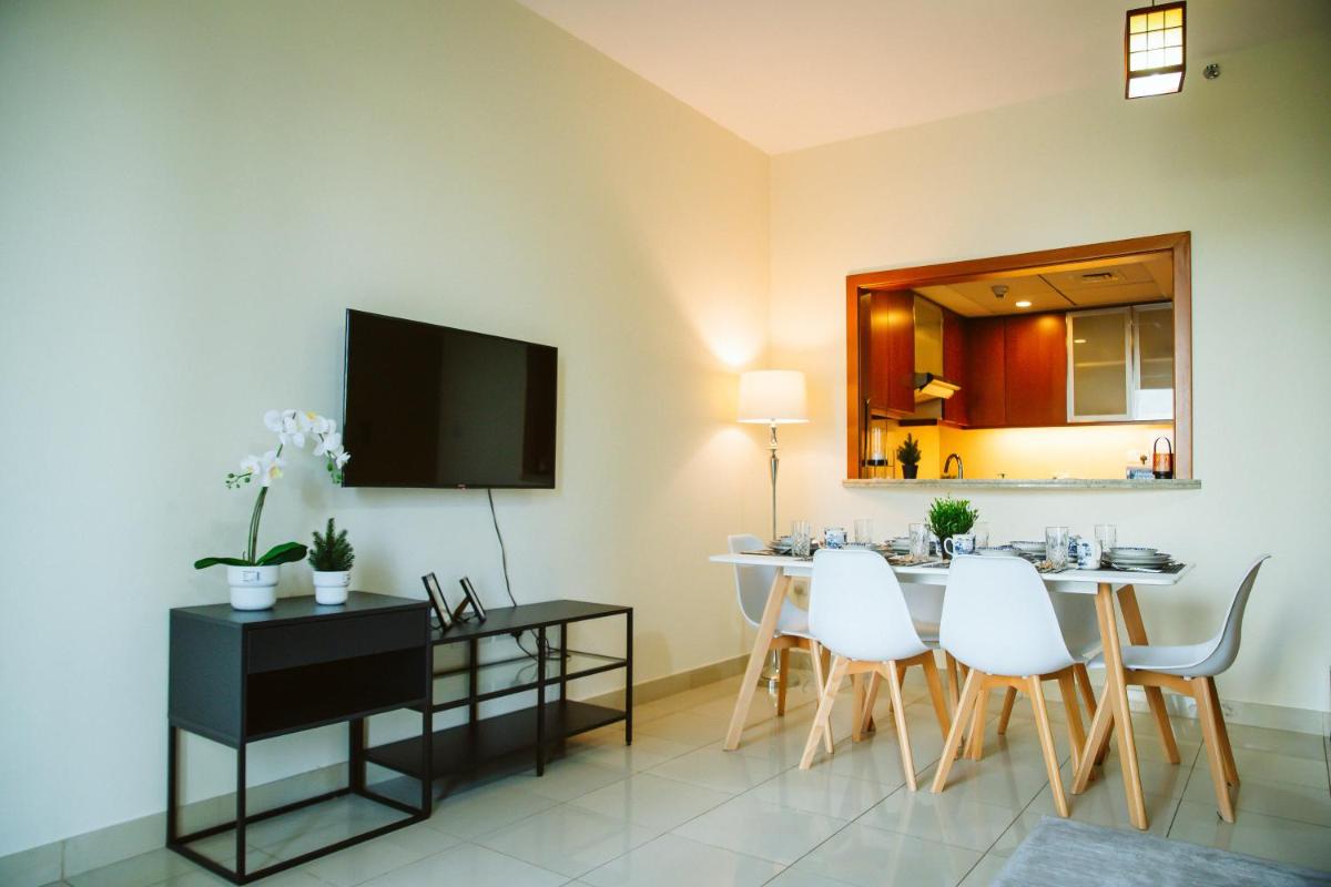 Luxury Apartment at Standpoint Tower by EMAAR - Housity