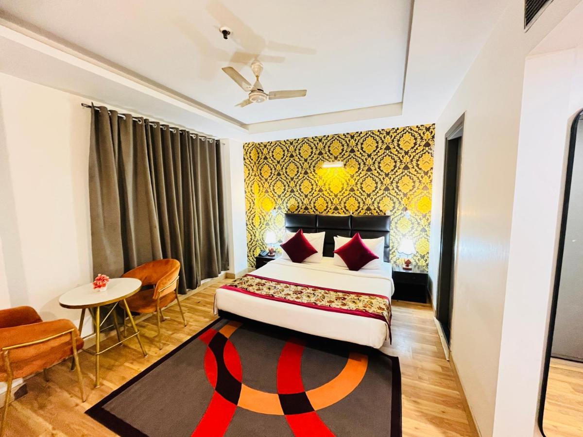 Suitetrails - Hotel At Residency Kaushambi Couple Friendly