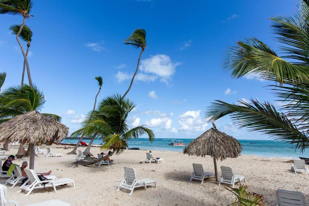 Ocean views! Private Beach! Vacation Luxury! 4BDR - Housity