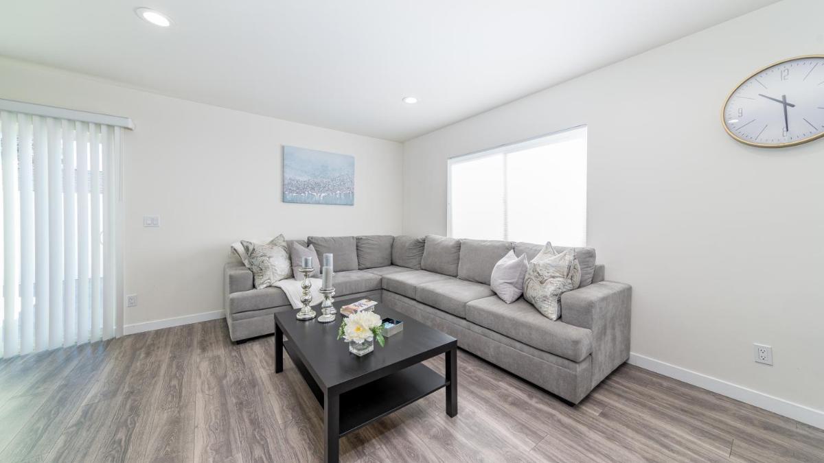 LA Retreat - Housity