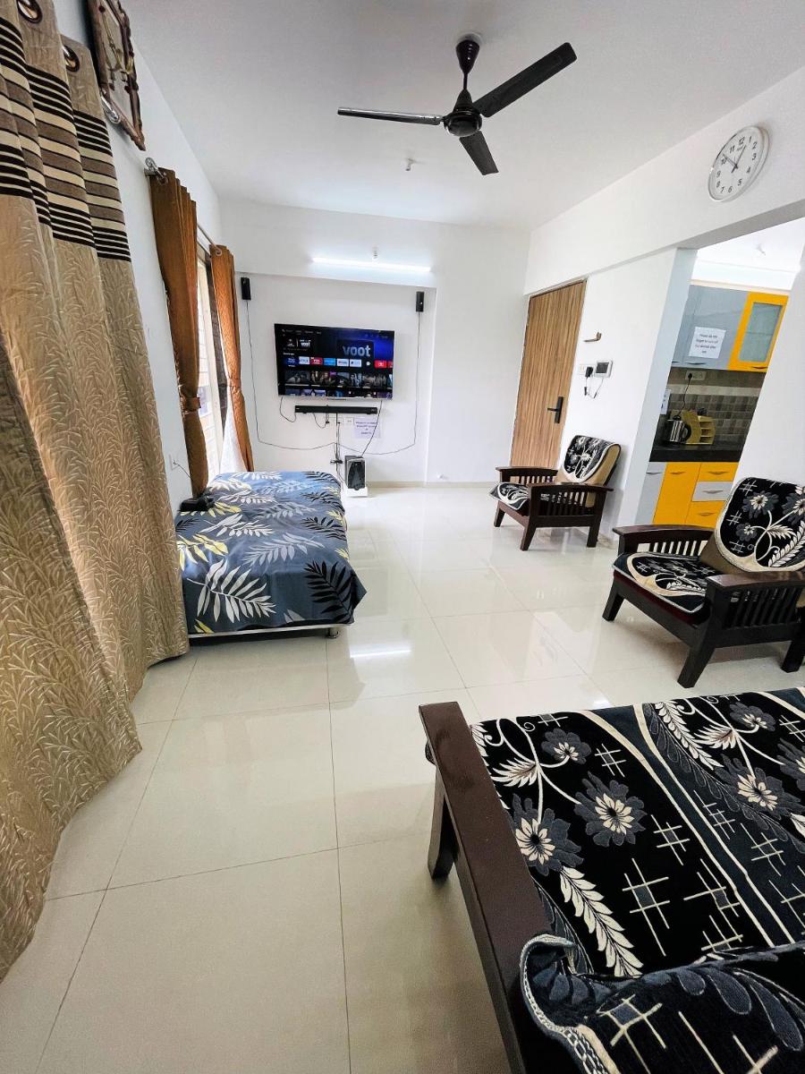 Spacious Well furnished Home stay - self check-in - Housity