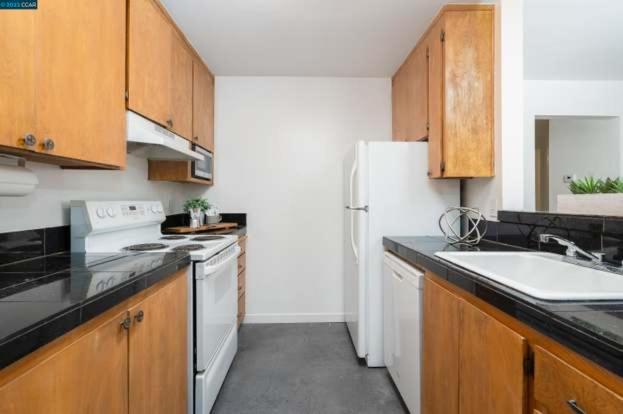 Concord 2-bedroom House - Housity