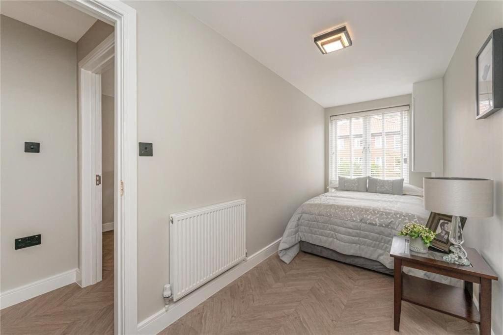 Chich & Cushy apartment in Portobello - Housity