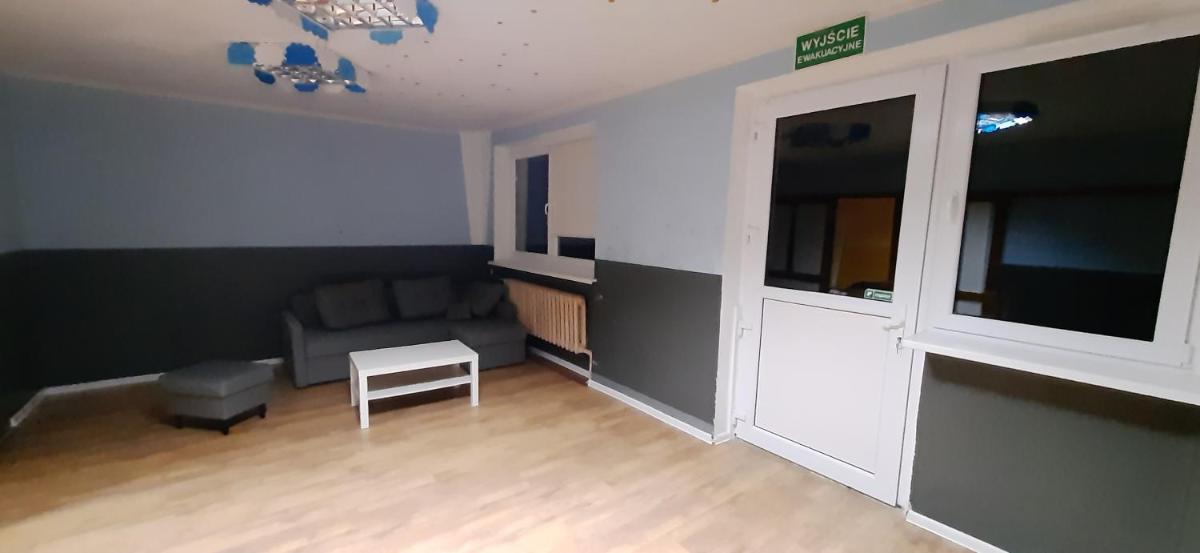 Niedostrzegalny Hostel - Housity