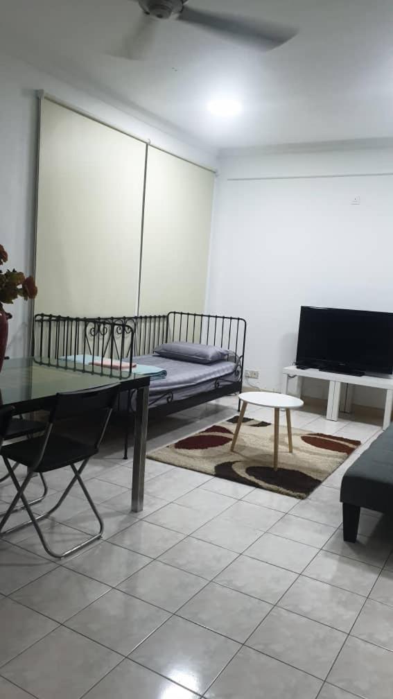 Homestay Zarina - Housity