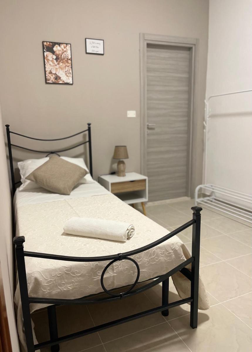 Mura Guest Room - Housity