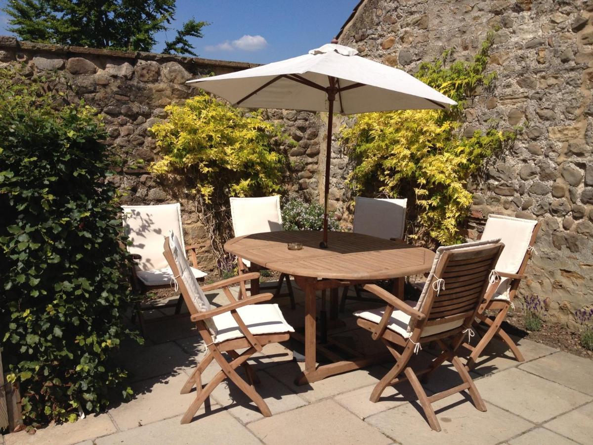 The Old Coach House - Housity